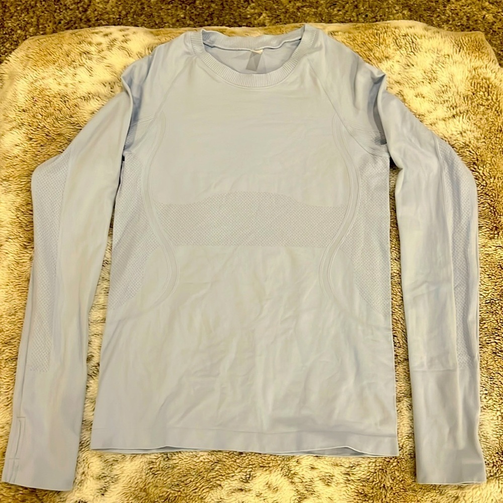 Stelle dry wick shirt for runners w thumb loop sleeve